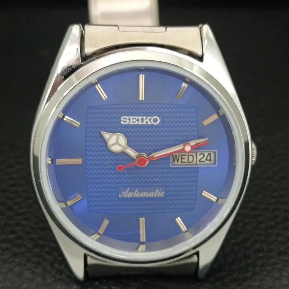 Vintage 1973 Seiko Automatic Mens Silver Watch W/daydate & Silver Accents